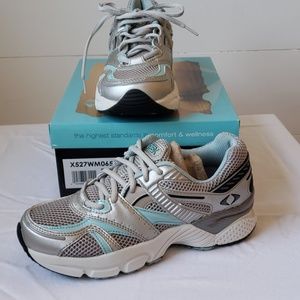 New in box Apex running shoes